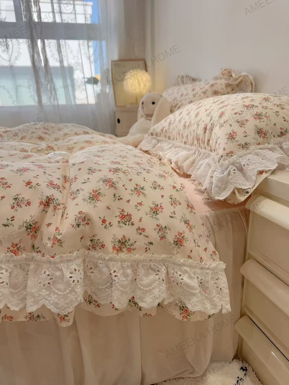 Soft Romantic Lace Collection · Photo 15
