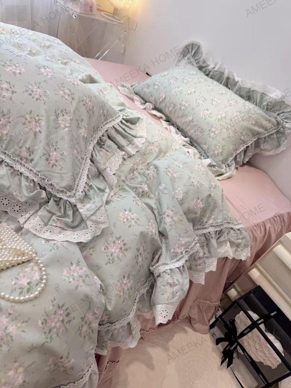 Soft Romantic Lace Collection · Photo 2