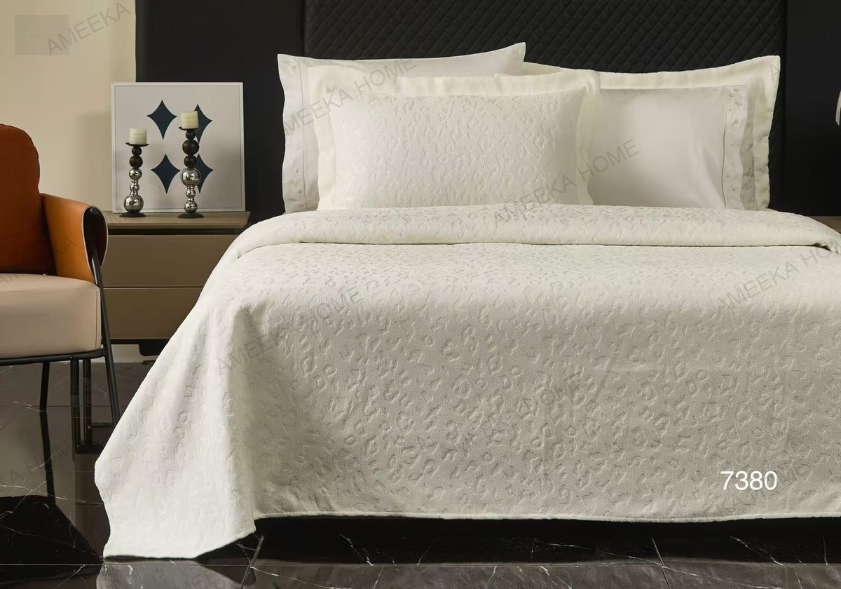 Tailored Quilted Bedspread Collection · Photo 42