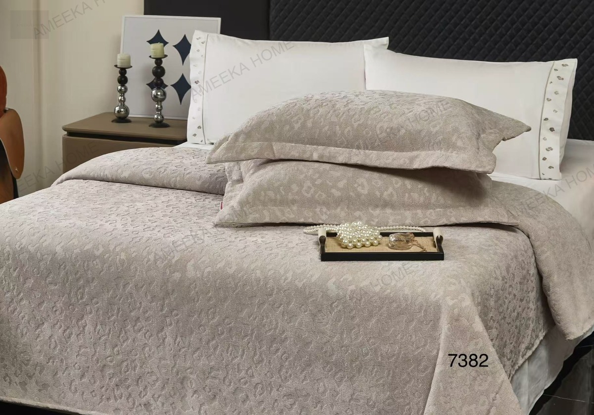 Tailored Quilted Bedspread Collection · Photo 44
