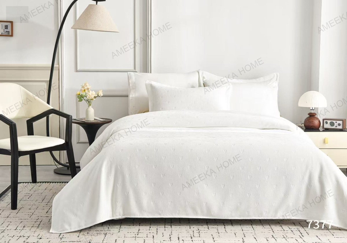 Tailored Quilted Bedspread Collection · Photo 4