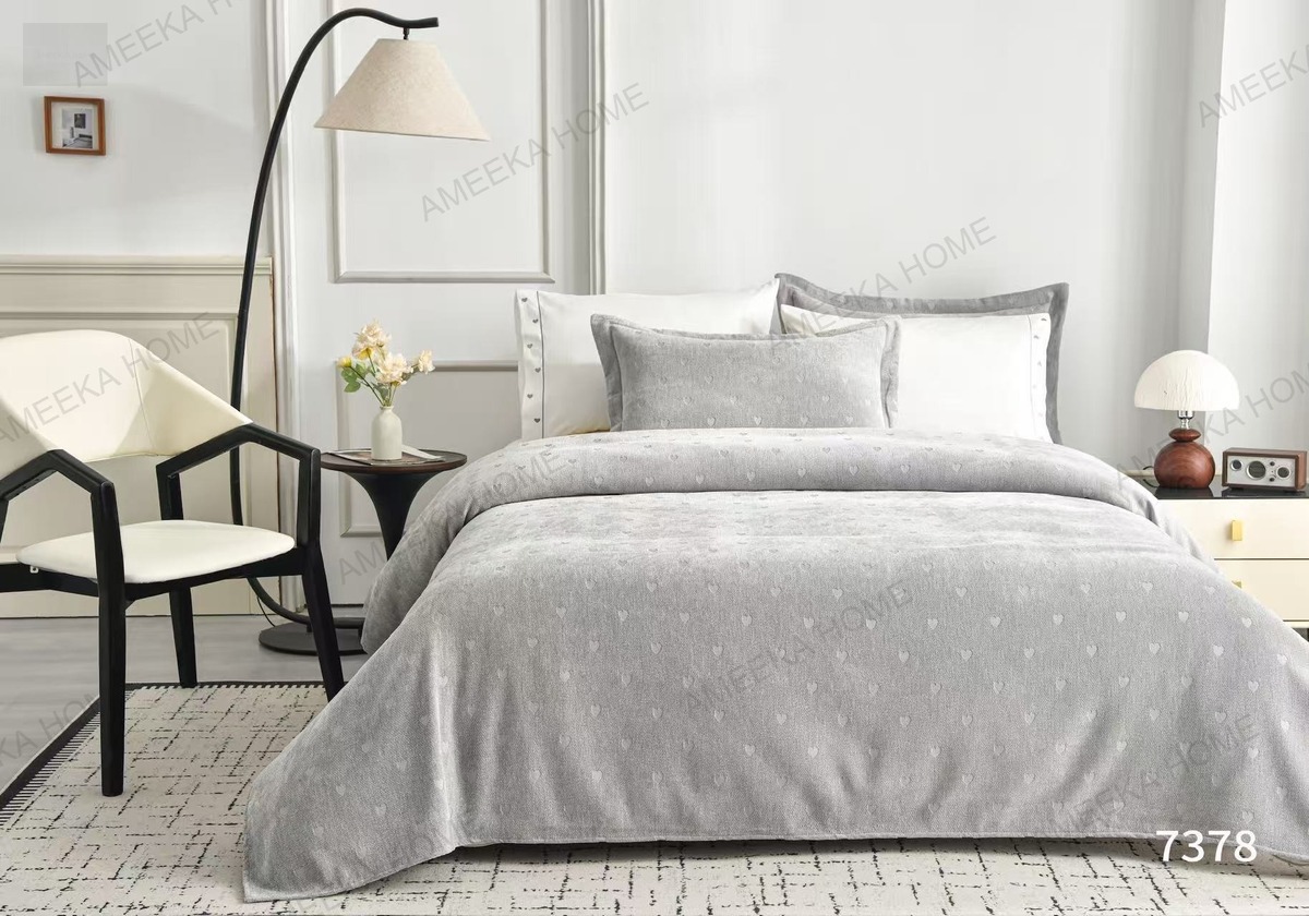 Tailored Quilted Bedspread Collection · Photo 5