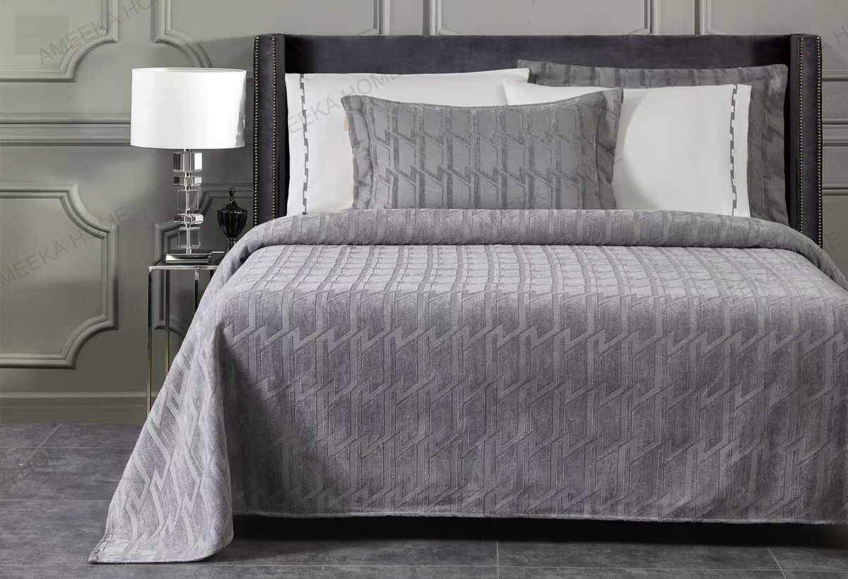 Tailored Quilted Bedspread Collection · Photo 8