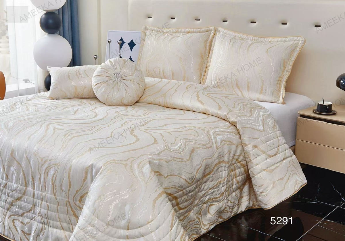 Tailored Quilted Bedspread Collection · Photo 3