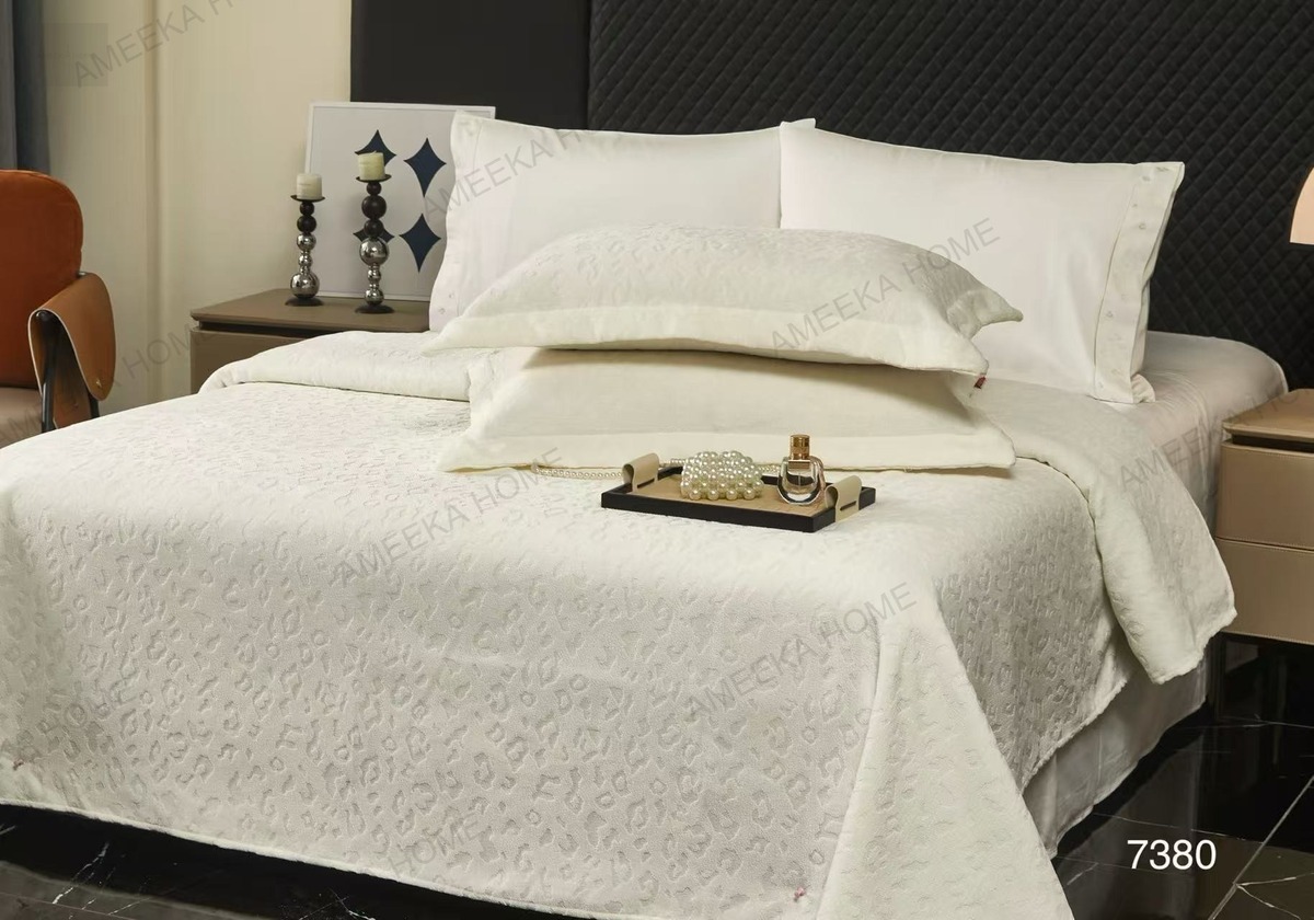 Tailored Quilted Bedspread Collection · Photo 36